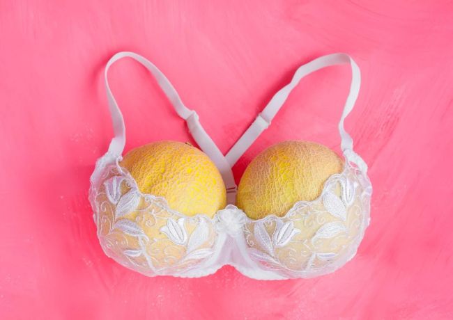 隆乳老了會變怎樣？隆乳老化現象與維持秘訣大公開！
