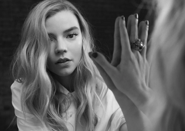 翹唇：Anya Taylor-Joy
